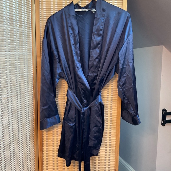 Victorias Secret Womens Robe Dark Blue Navy Silky Tie 3/4 Sleeve One Size - Picture 2 of 10